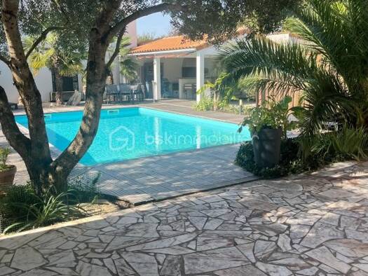 Maison à vendre 571 900 € 6 pièces 4 chambres 157,8 m² Marsilly 17137