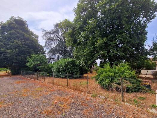 Terrain constructible à vendre 97 000 € 461 m² de terrain Portets 33640