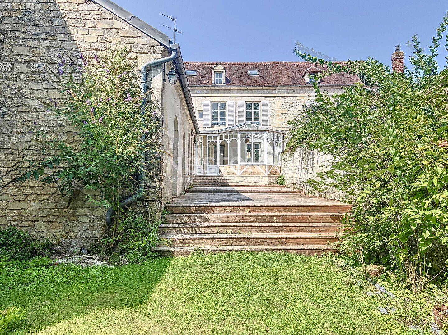 Maison 7 pièces 171 m² · à Précy-sur-Oise · 171,4 m² · 2 200 €/mois