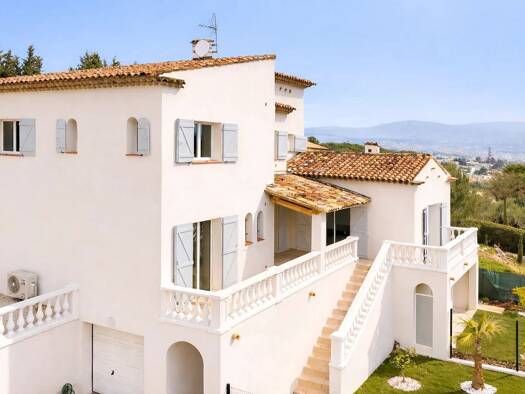 Villa à vendre 820 000 € 6 pièces 5 chambres 170,6 m² 350 m² de terrain La Roquette-sur-Siagne 06550