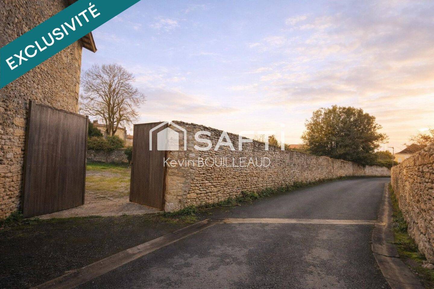 Maison 5 pièces 220 m² · à La Mothe-Saint-Héray · 220 m² · 93 000 €