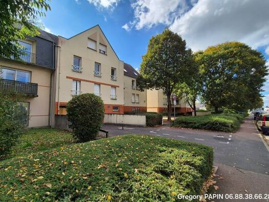 Appartement à vendre 112 700 € 3 pièces 2 chambres 64 m² RDC/3 Ouest-Corne de Cerf-Guignegault Orléans 45100