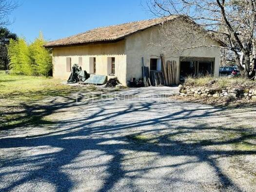 Maison à vendre 487 000 € 6 pièces 4 chambres 197 m² 32 000 m² de terrain Forcalquier 04300
