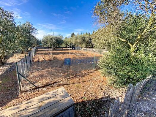 Espace industriel à vendre 33 000 € 217 m² de terrain Mudaison 34130