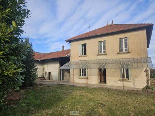 Maison à vendre 180 000 € 6 pièces 5 chambres 131 m² 2 560 m² de terrain Feillens 01570