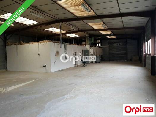 Local d'activités à louer 2 350 € 484 m² d'espace de stockage Romans-sur-Isère 26100