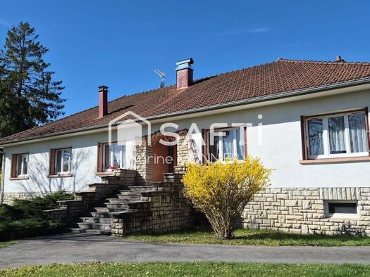 Maison à vendre 270 000 € 9 pièces 5 chambres 204 m² 2 574 m² de terrain Valentenouze Champagnole 39300