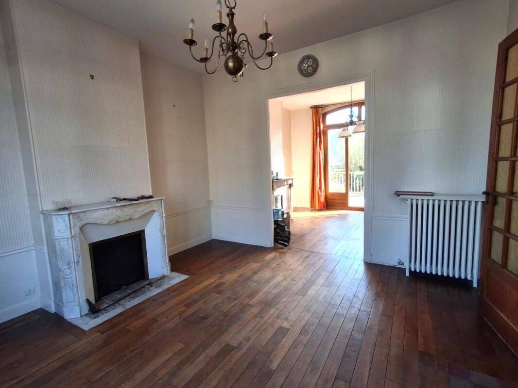 Maison 6 pièces 161 m² · à Noyon · 160,8 m² · 204 000 €