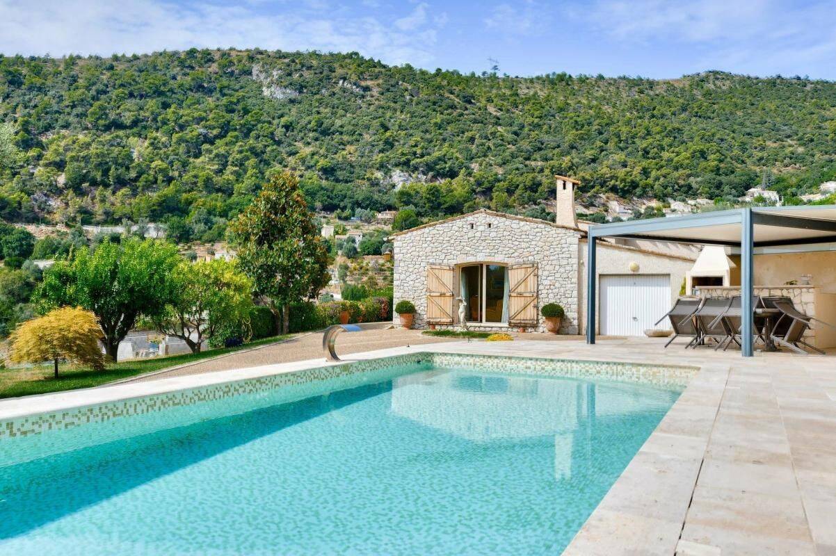 Maison 4 pièces 130 m² · à Falicon · 130 m² · 1 090 000 €
