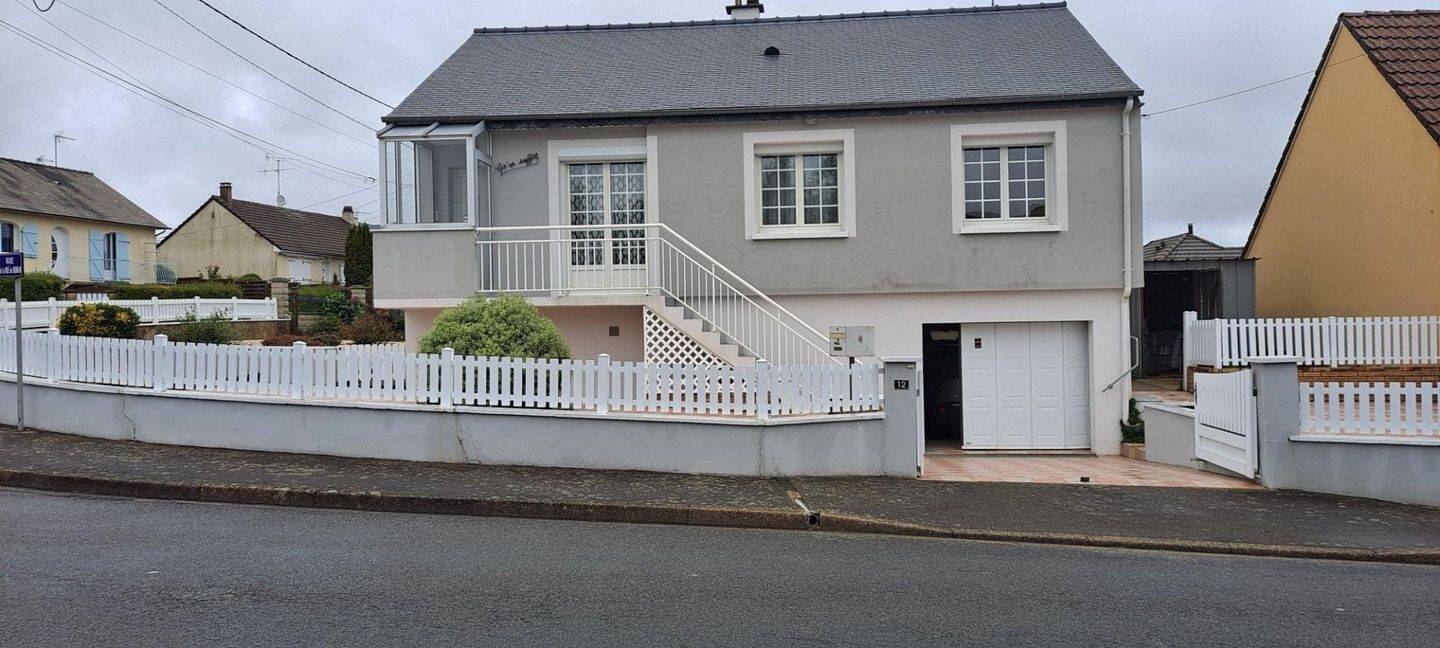 Maison 5 pièces 94 m² · à Le Genest-Saint-Isle · 94 m² · 800 €/mois