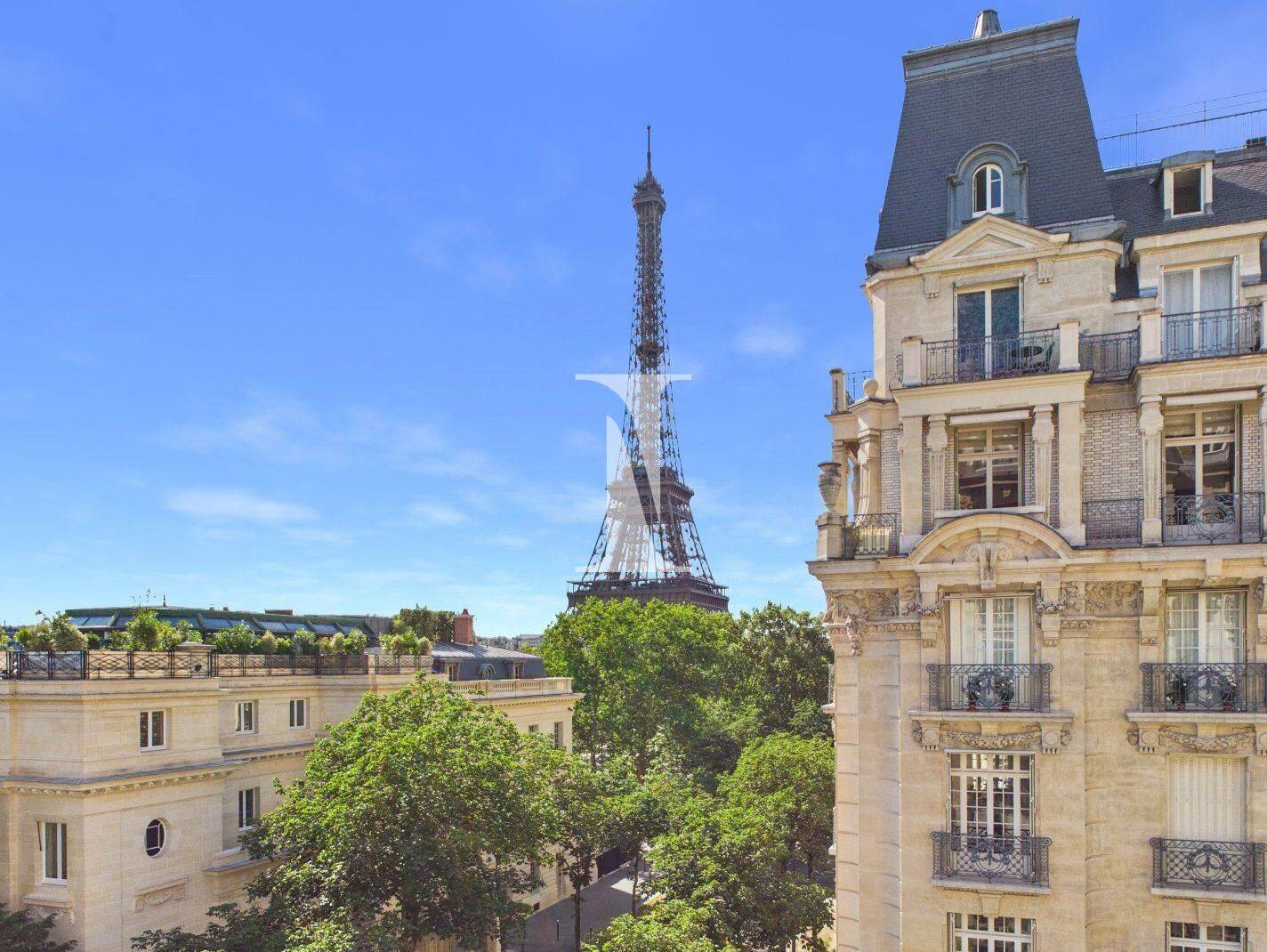 Appartement 6 pièces 163 m² · à Paris 7ème Arrondissement · 163,3 m² · 4 100 000 €