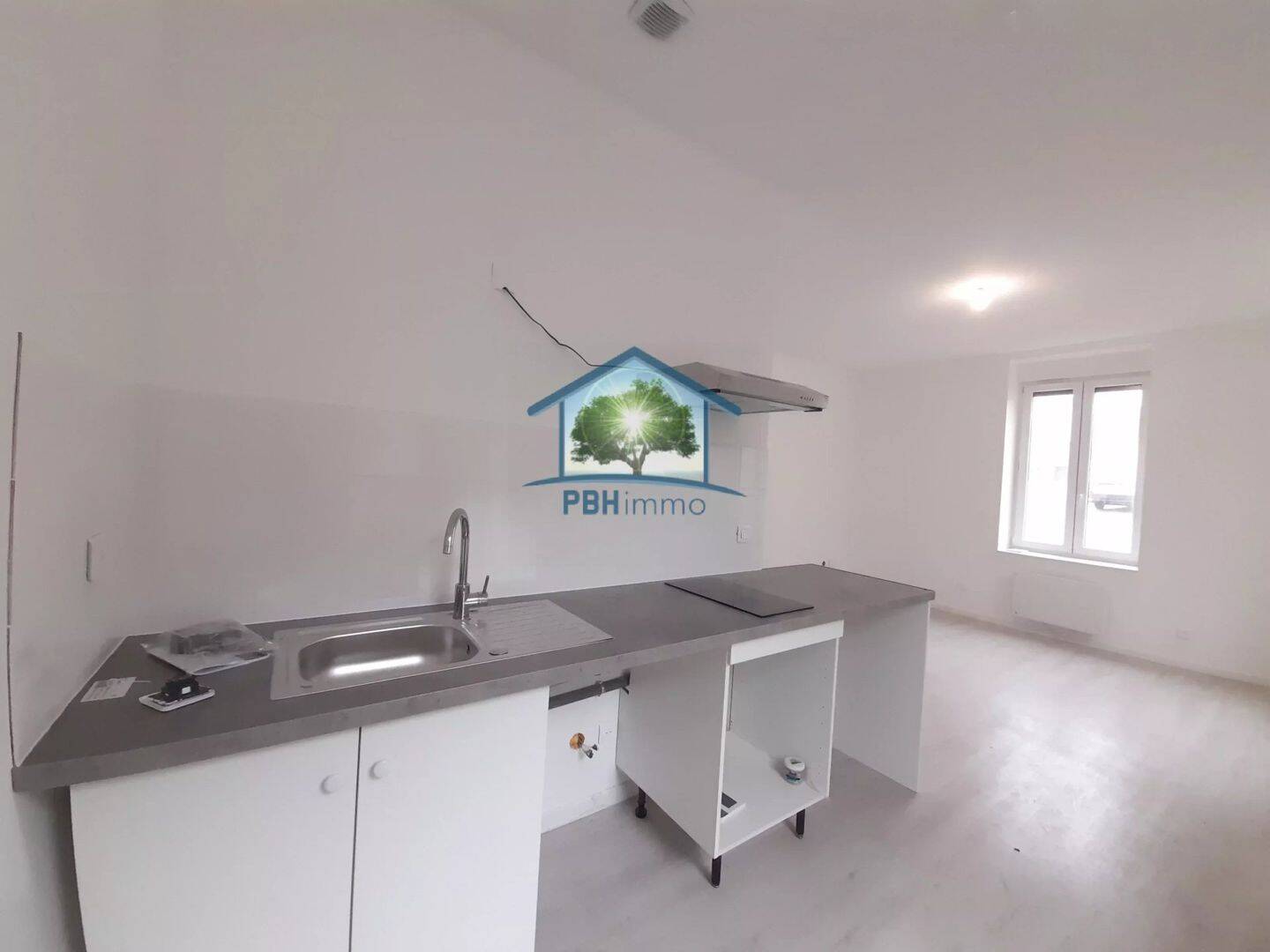Appartement 1 pièce 27 m² · à Eygurande · 27,1 m² · 450 €