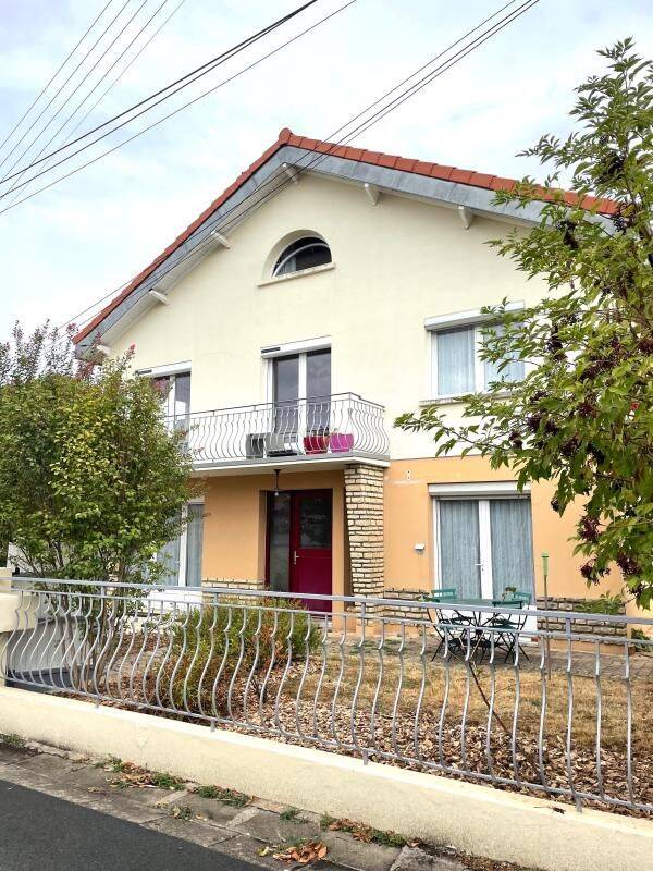 Maison 6 pièces 184 m² · à Niort · 183,9 m² · 336 000 €