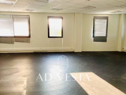 Espace bureau à vendre 318 690 € 146 m² de bureaux Cadaujac 33140
