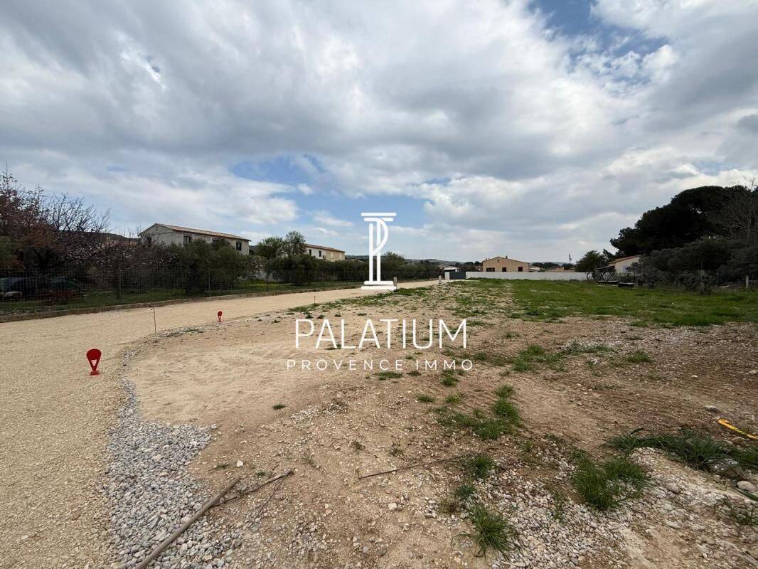 Terrain de 421 m² à La Fare-les-Oliviers - photo 2