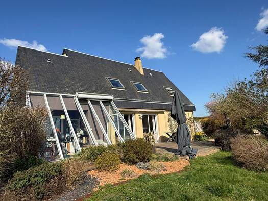 Maison à vendre 336 750 € 7 pièces 4 chambres 142 m² 3 988 m² de terrain Cherré 72400