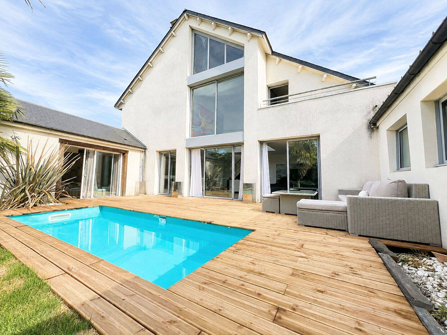 Maison 6 pièces 180 m² · à Bièvres · 180 m² · 3 950 €/mois