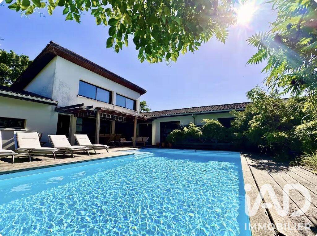 Maison 7 pièces 200 m² · à Eysines · 200 m² · 860 000 €