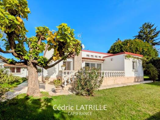 Maison de plain-pied à vendre 199 500 € 5 pièces 4 chambres 150 m² 2 400 m² de terrain Aurensan 65390