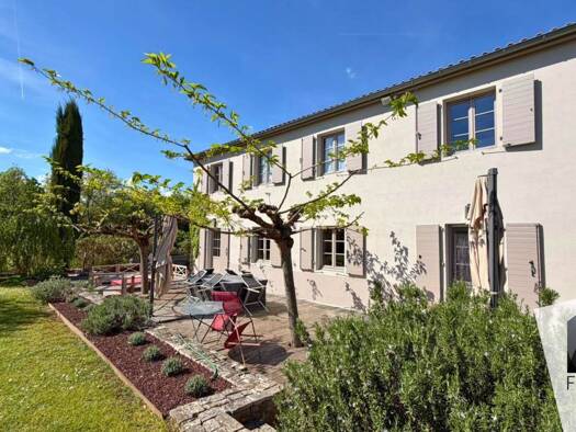 Maison à vendre 1 050 000 € 7 pièces 4 chambres 200 m² 1 510 m² de terrain Vourles 69390