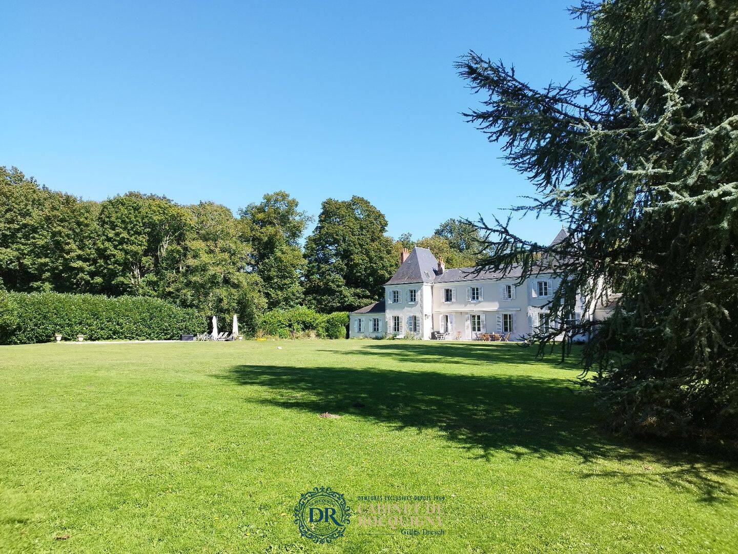 Maison 15 pièces 400 m² · à Chaingy · 400 m² · 1 377 000 €