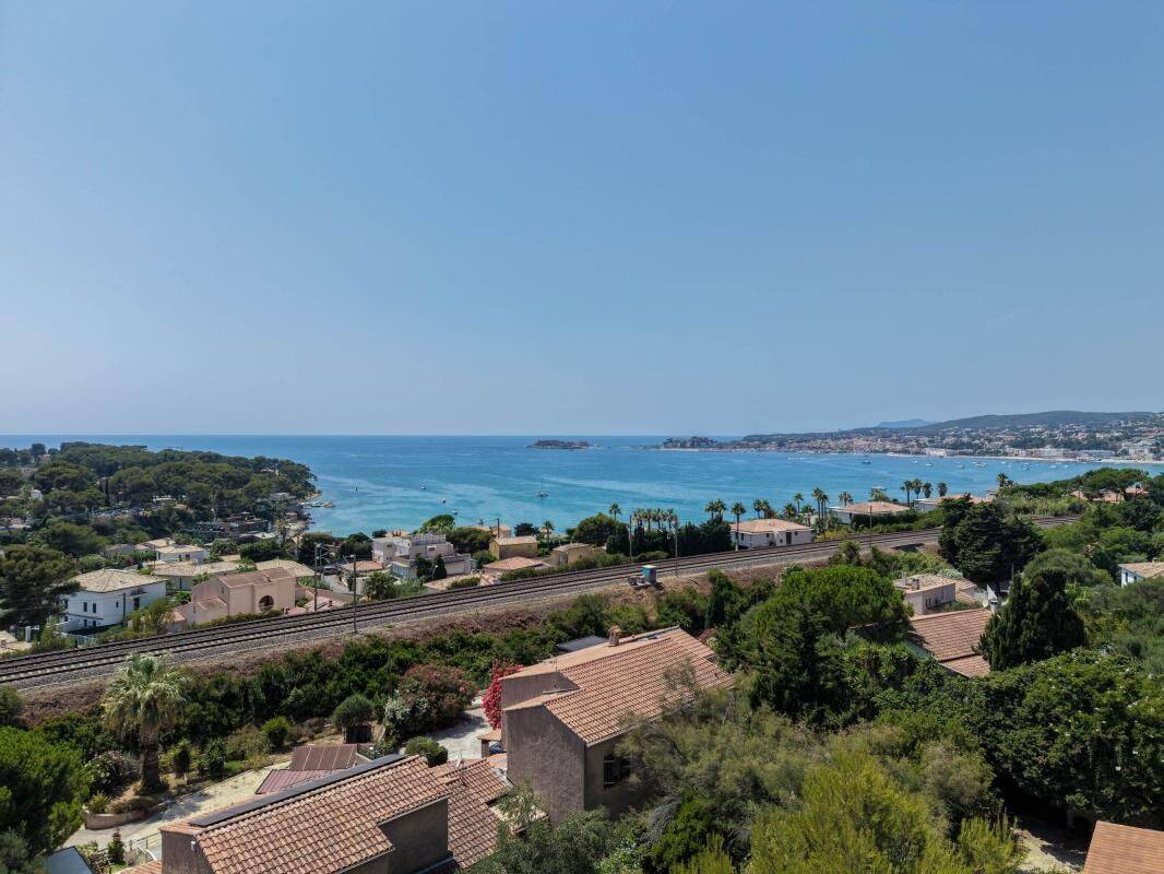 Maison 6 pièces 155 m² · à Sanary-sur-Mer · 155 m² · 790 000 €