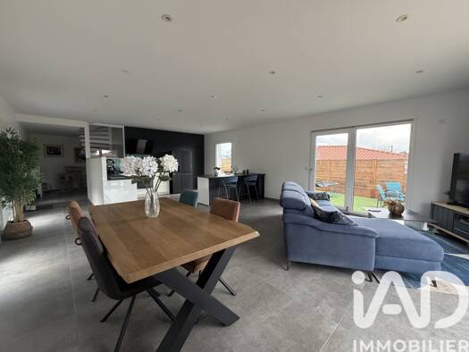 Maison à vendre 649 000 € 6 pièces 4 chambres 170 m² 1 081 m² de terrain Mezel 63115