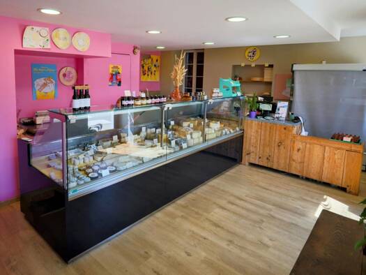 Local commercial à vendre 320 000 € 165 m² de surface de vente Saint-Palais 64120