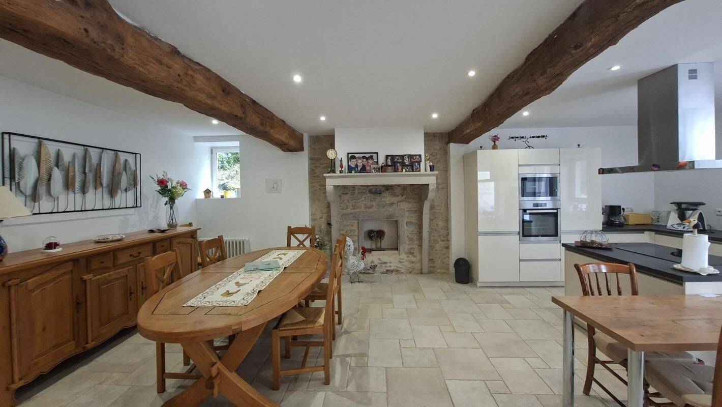 Maison 4 pièces 186 m² · à Jasseron · 186 m² · 280 000 €