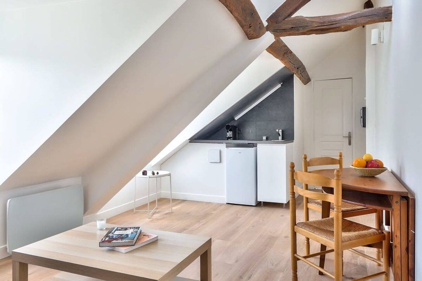 Appartement 2 pièces 27 m² · à Paris 10ème Arrondissement · 27 m² · 3 282 €