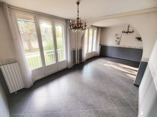 Appartement à vendre 150 000 € 4 pièces 2 chambres 71 m² RDC/9 Teyssère Saint-Martin-d'Hères 38400