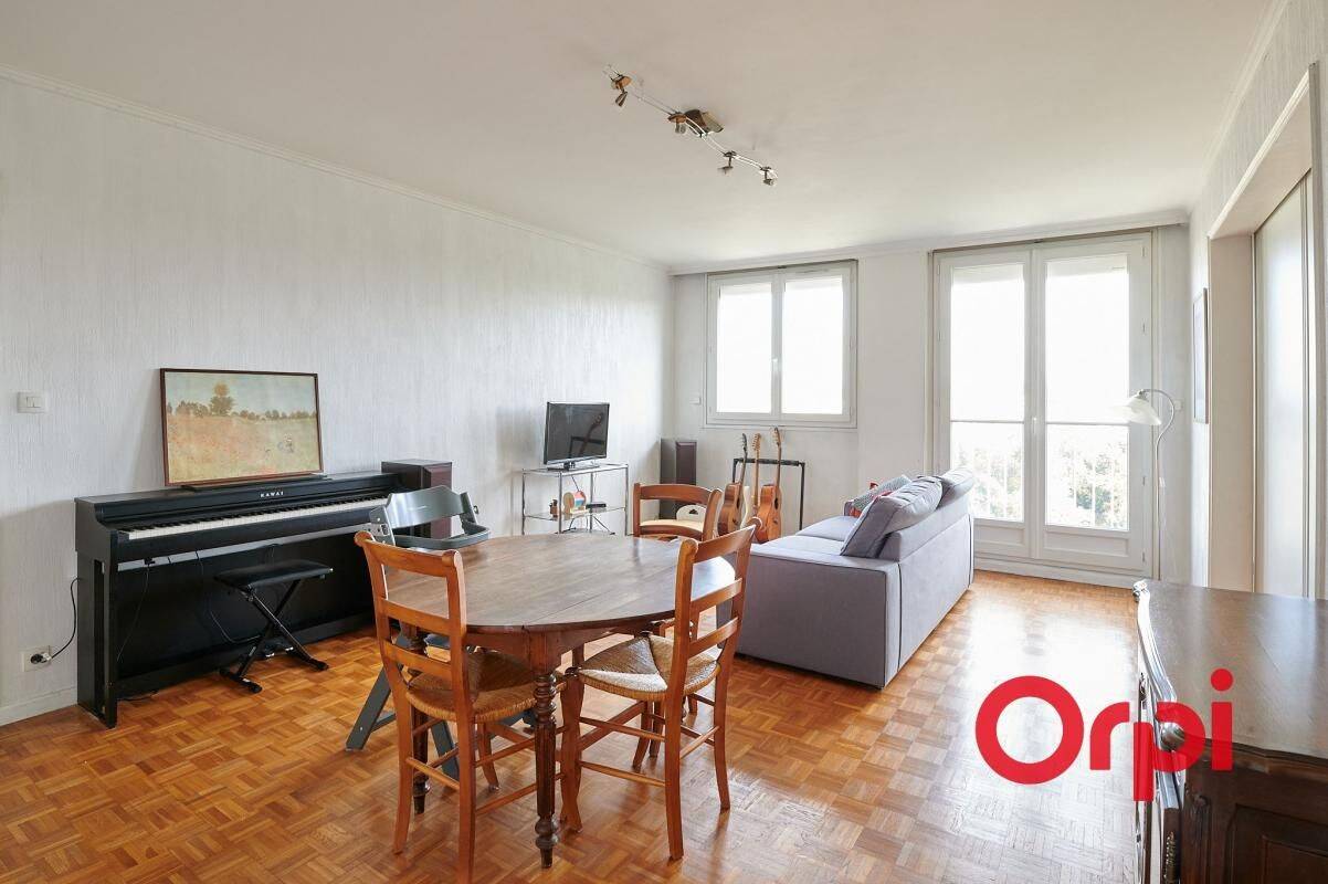 Appartement 3 pièces 74 m² · à Lyon 5ème Arrondissement · 74,5 m² · 195 000 €