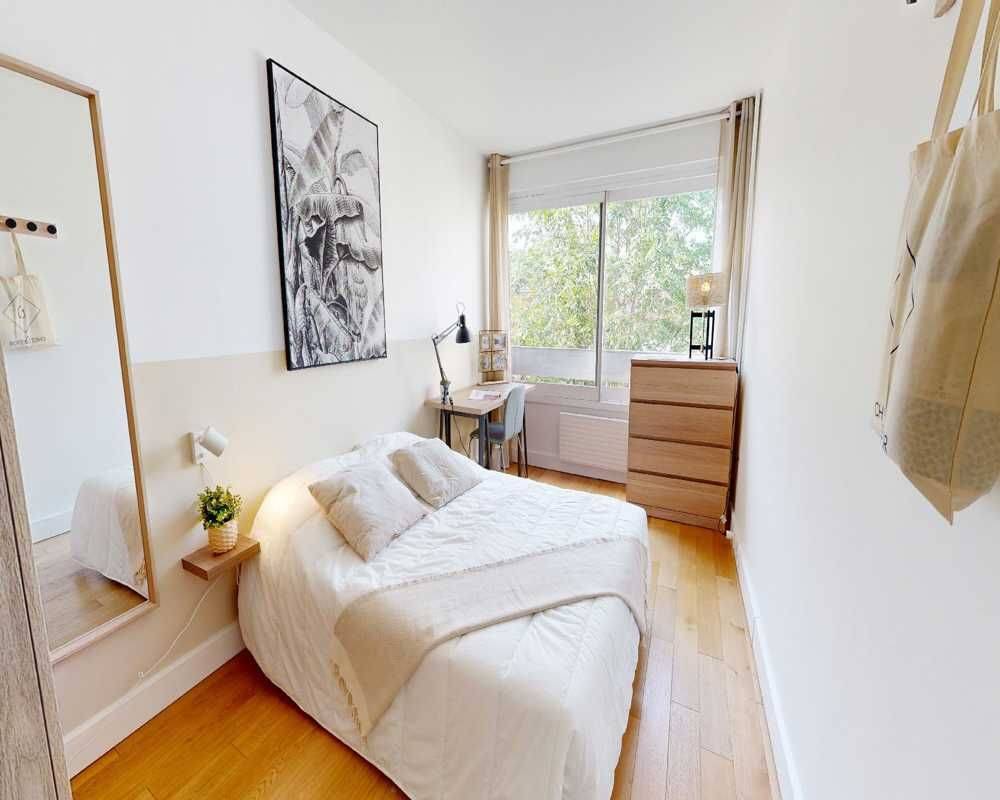 Appartement 4 pièces 90 m² · à Paris 15ème Arrondissement · 90 m² · 1 100 €