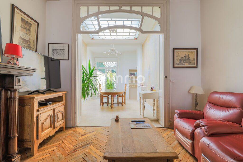 Maison 7 pièces 174 m² · à Croix · 174 m² · 530 000 €