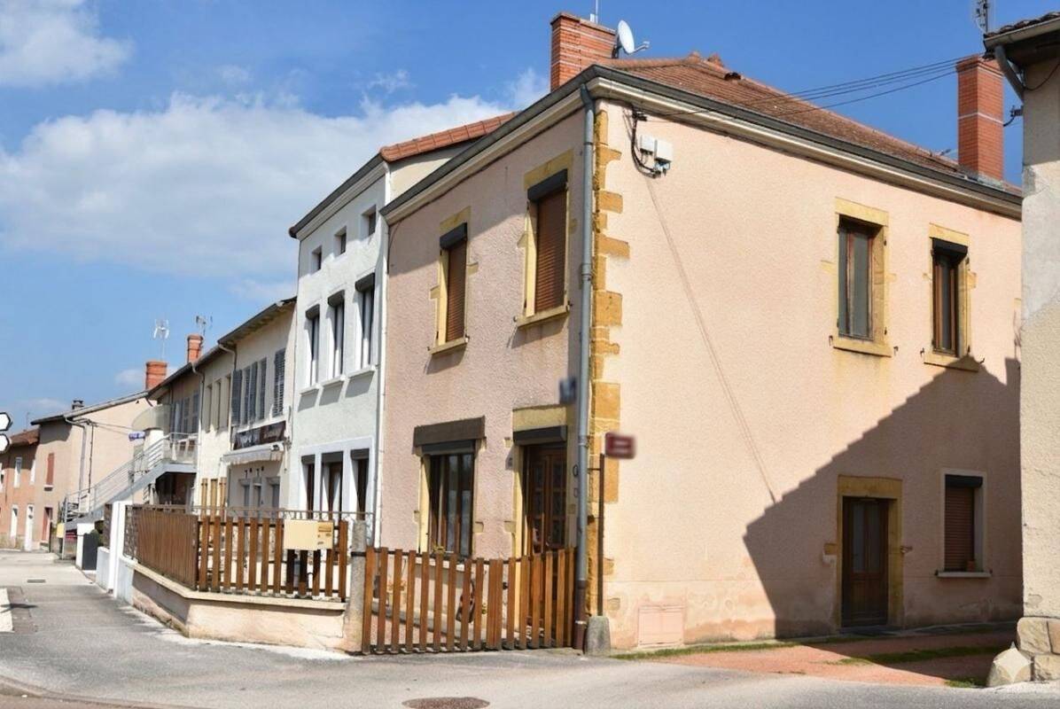 Maison 4 pièces 102 m² · à Noailly · 101,7 m² · 129 000 €