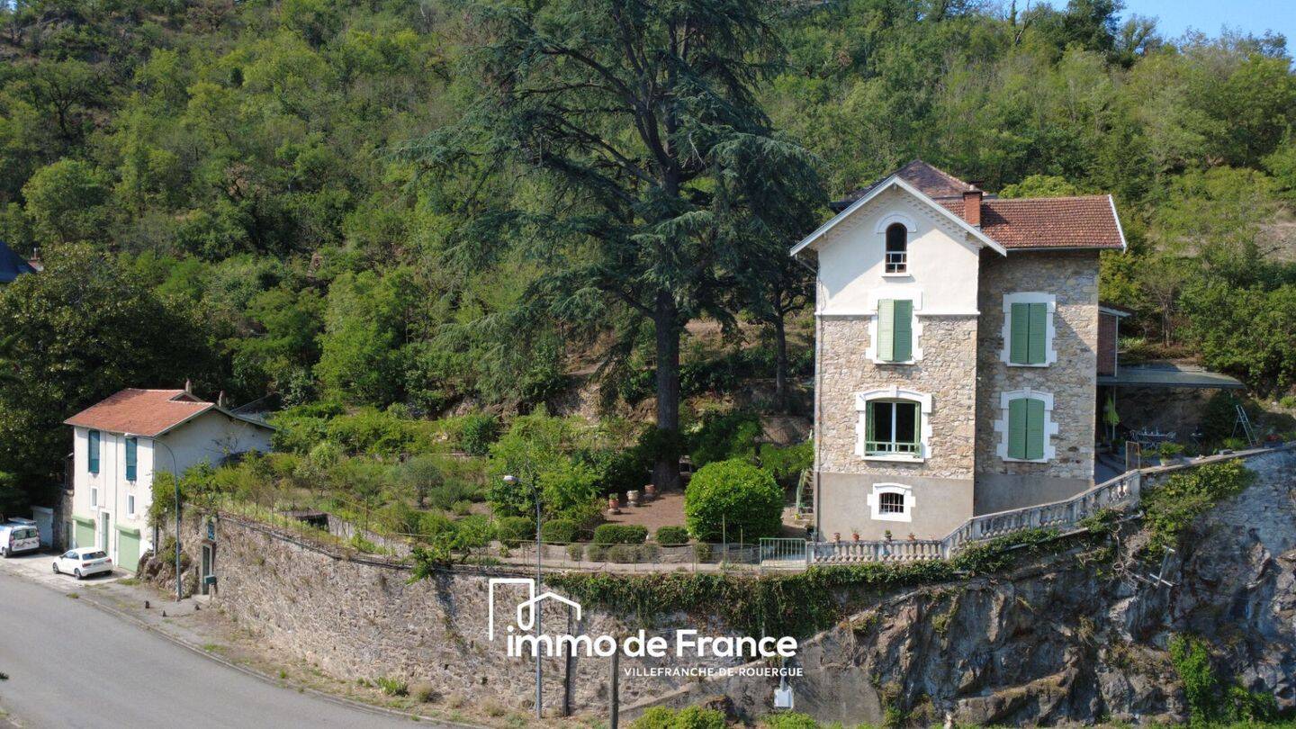 Maison 9 pièces 180 m² · à Villefranche-de-Rouergue · 180 m² · 388 500 €