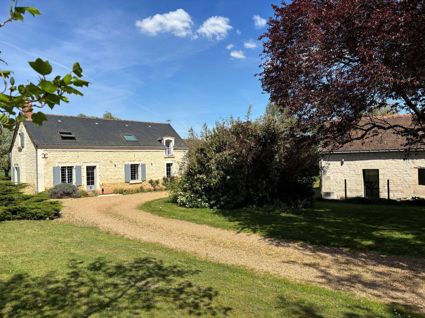 Maison 7 pièces 180 m² · à Vernantes · 180 m² · 420 000 €