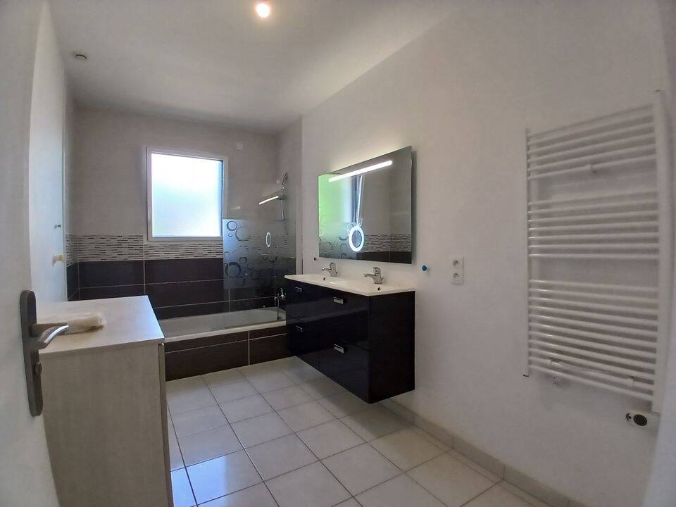 Maison 6 pièces 153 m² · à Saint-Renan · 153 m² · 1 500 €