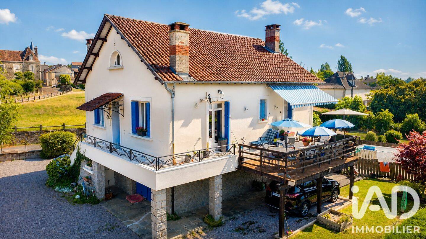 Maison 9 pièces 168 m² · à Mialet · 168 m² · 248 500 €