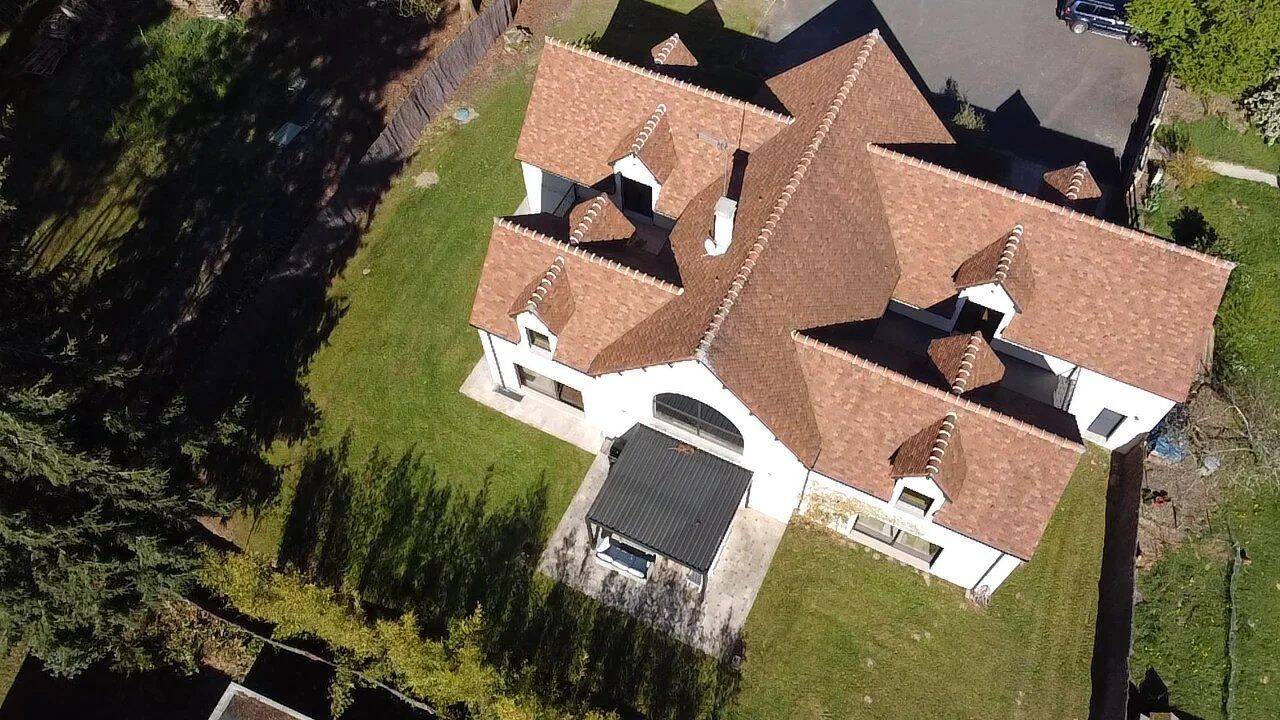 Maison 1 pièce 400 m² · à Poigny-la-Forêt · 400 m² · 970 000 €