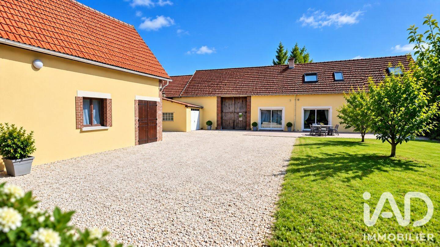 Maison 5 pièces 182 m² · à Saint-Laurent-la-Gâtine · 182 m² · 439 000 €