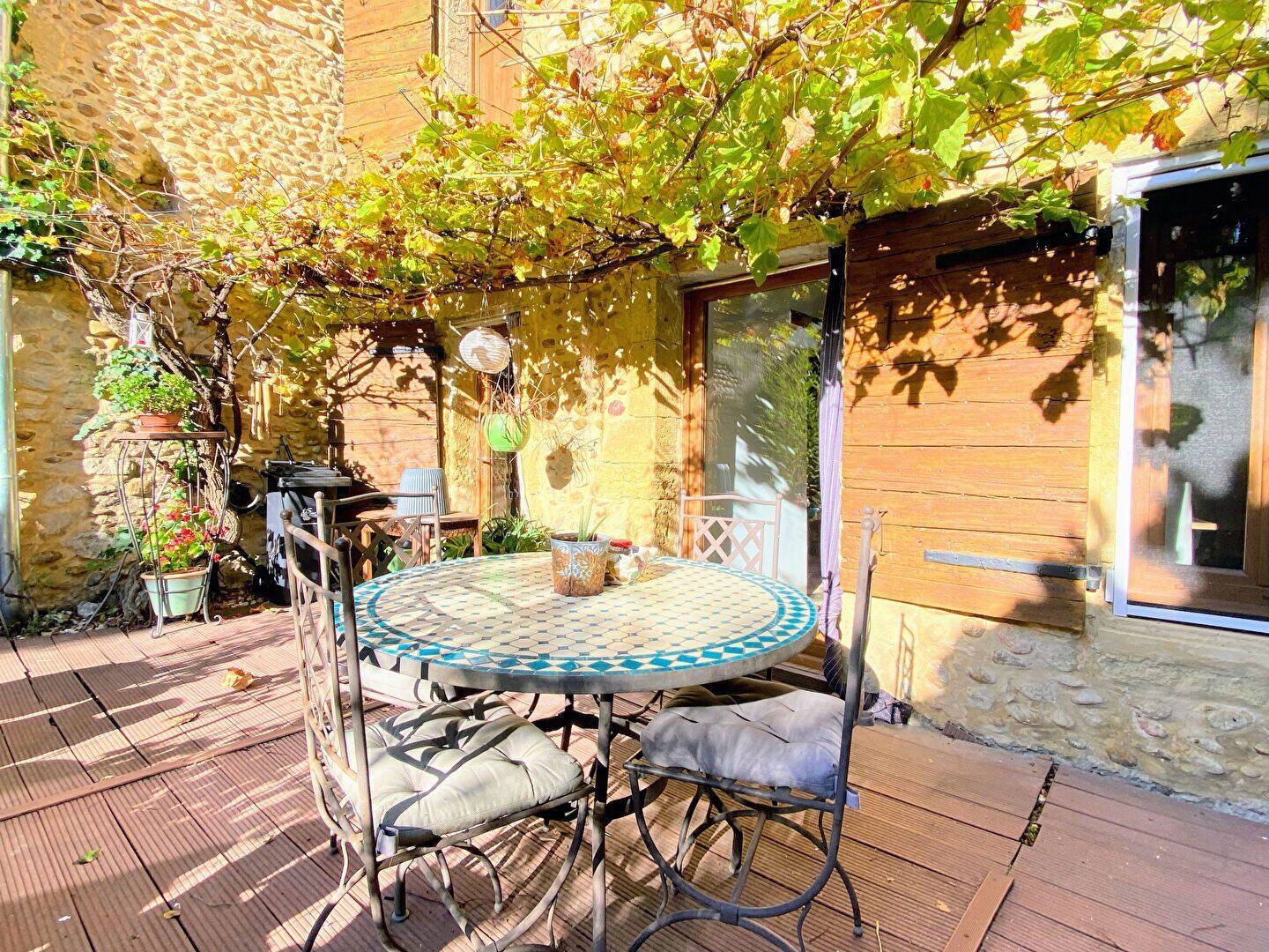 Maison 6 pièces 127 m² · à Saint-Laurent-des-Arbres · 127 m² · 255 000 €