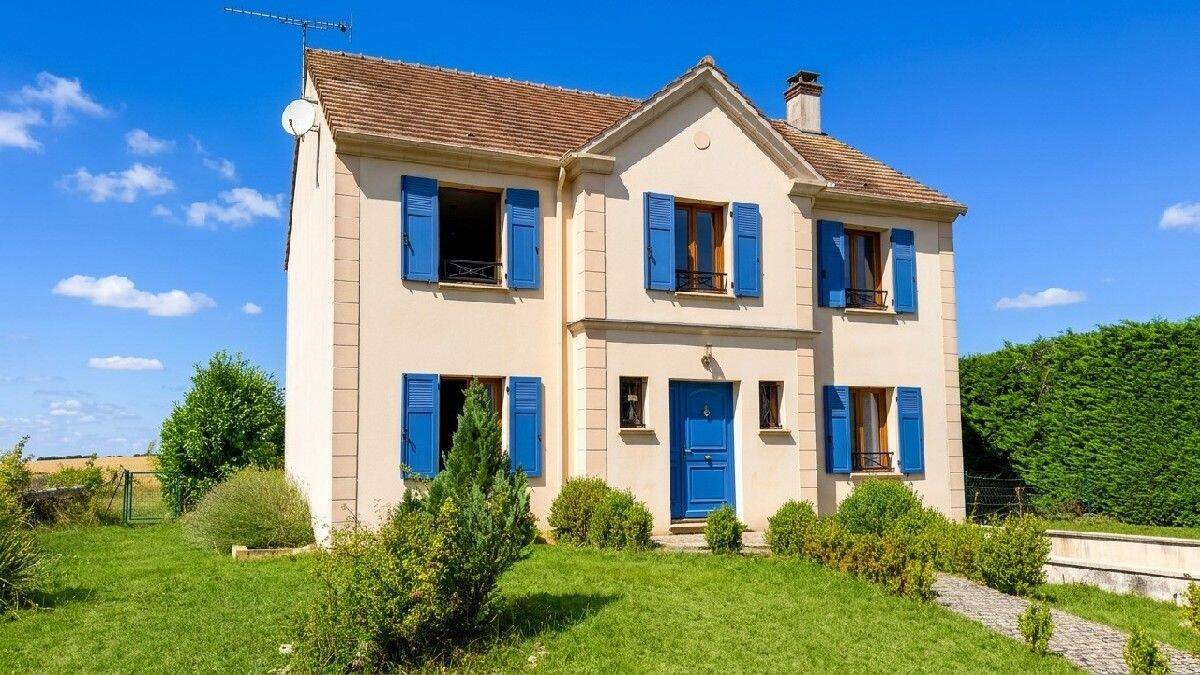 Maison 6 pièces 155 m² · à Châteauneuf-en-Thymerais · 155 m² · 229 900 €