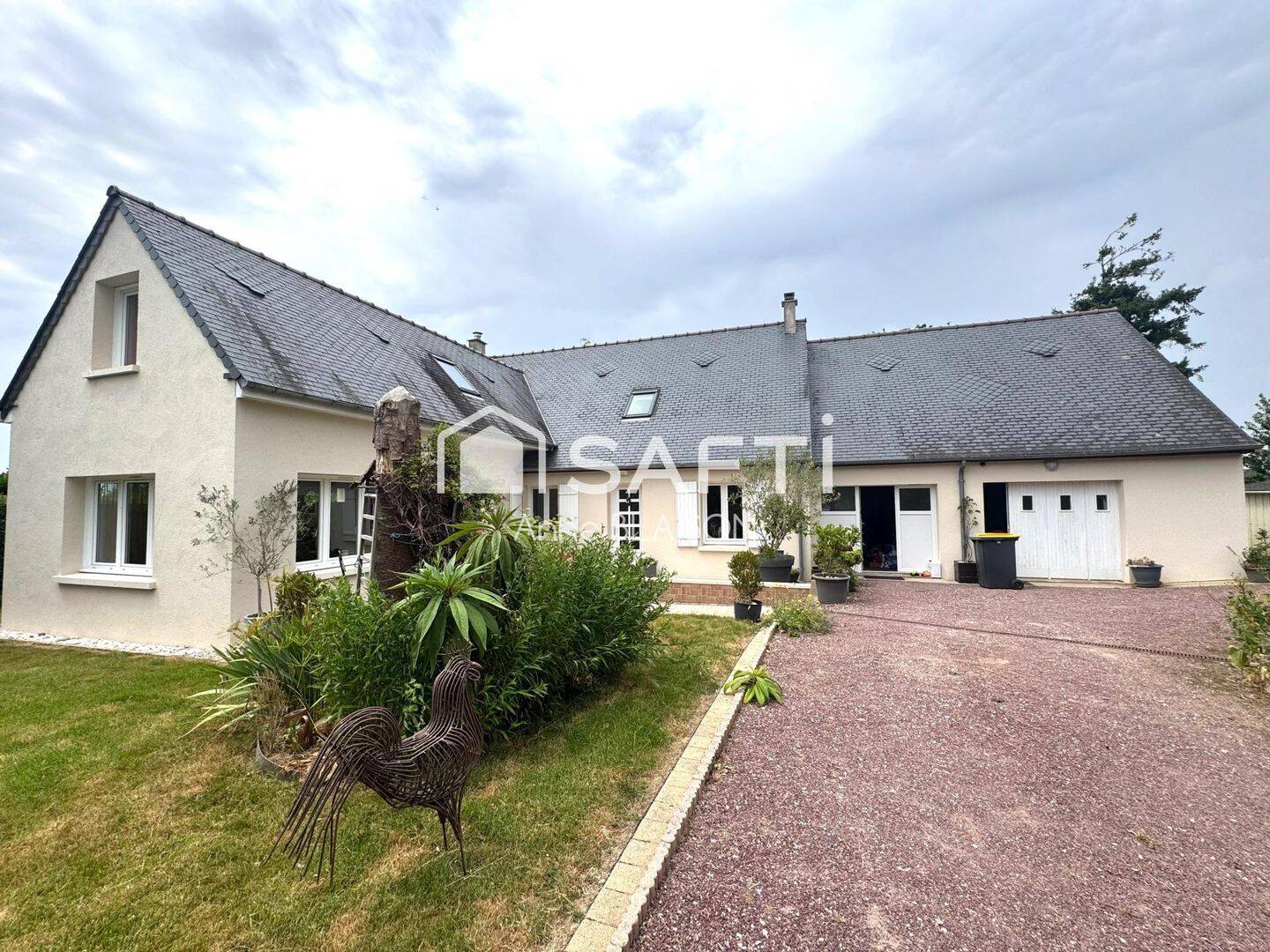 Maison 8 pièces 147 m² · à Brix · 147 m² · 333 900 €