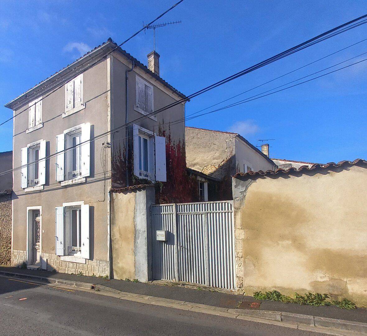 Maison 5 pièces 95 m² · à Cognac · 95 m² · 155 150 €