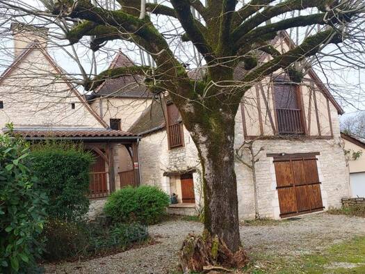 Maison à vendre 279 500 € 5 pièces 3 chambres 156 m² 1 485 m² de terrain Cuzance 46600