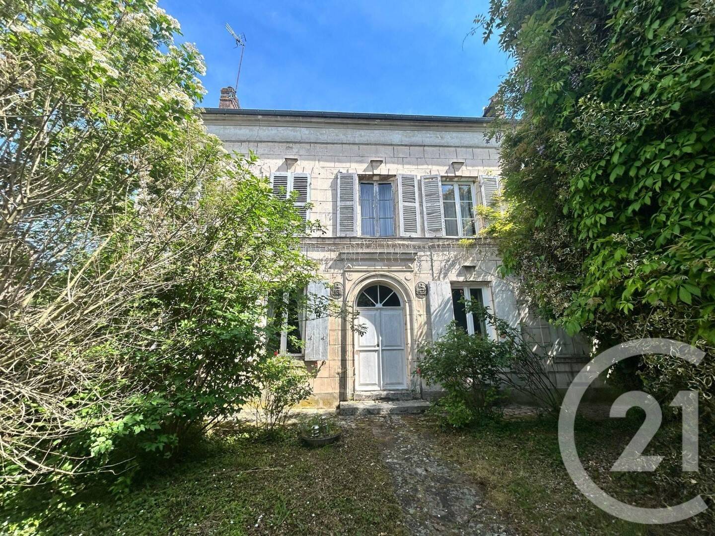 Maison 13 pièces 196 m² · à Betz · 196 m² · 220 000 €