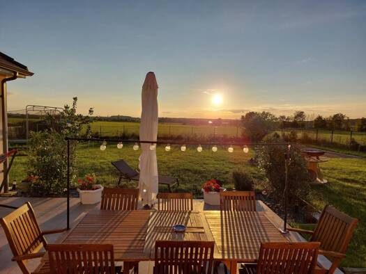 Maison de plain-pied à vendre 331 000 € 6 pièces 3 chambres 125 m² 1 300 m² de terrain Saint-Éloy-de-Gy 18110