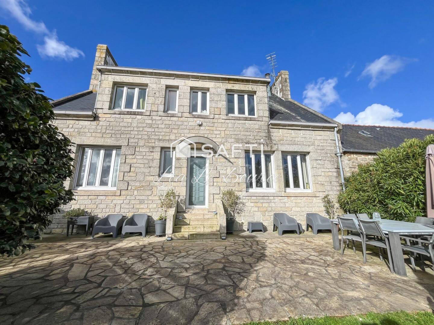 Maison 8 pièces 223 m² · à Ergué-Gabéric · 223 m² · 353 000 €