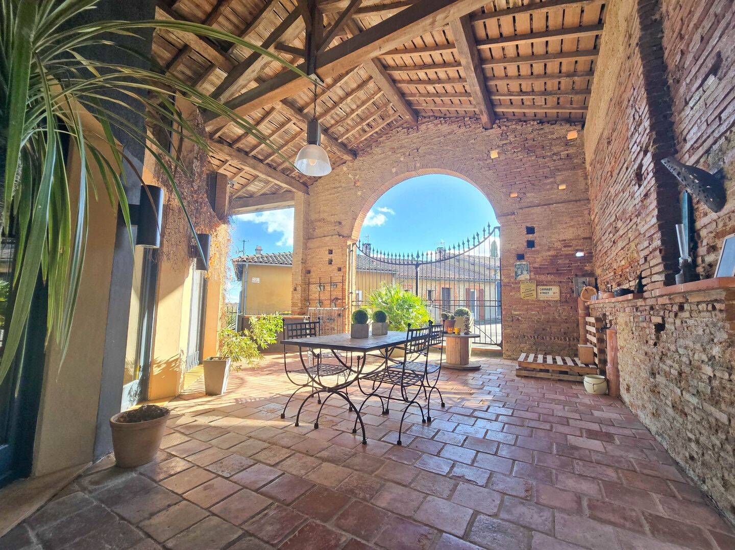 Maison 7 pièces 195 m² · à Bourg-Saint-Bernard · 195 m² · 620 000 €